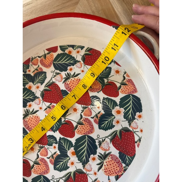 Red Shed Enamel Tray Round Serving Tray Strawberry Floral Design Cottagecore - Picture 4 of 4